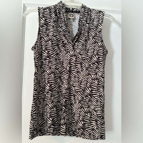 Anne Klein Tops - Anne Klein Monochrome Patterned Top